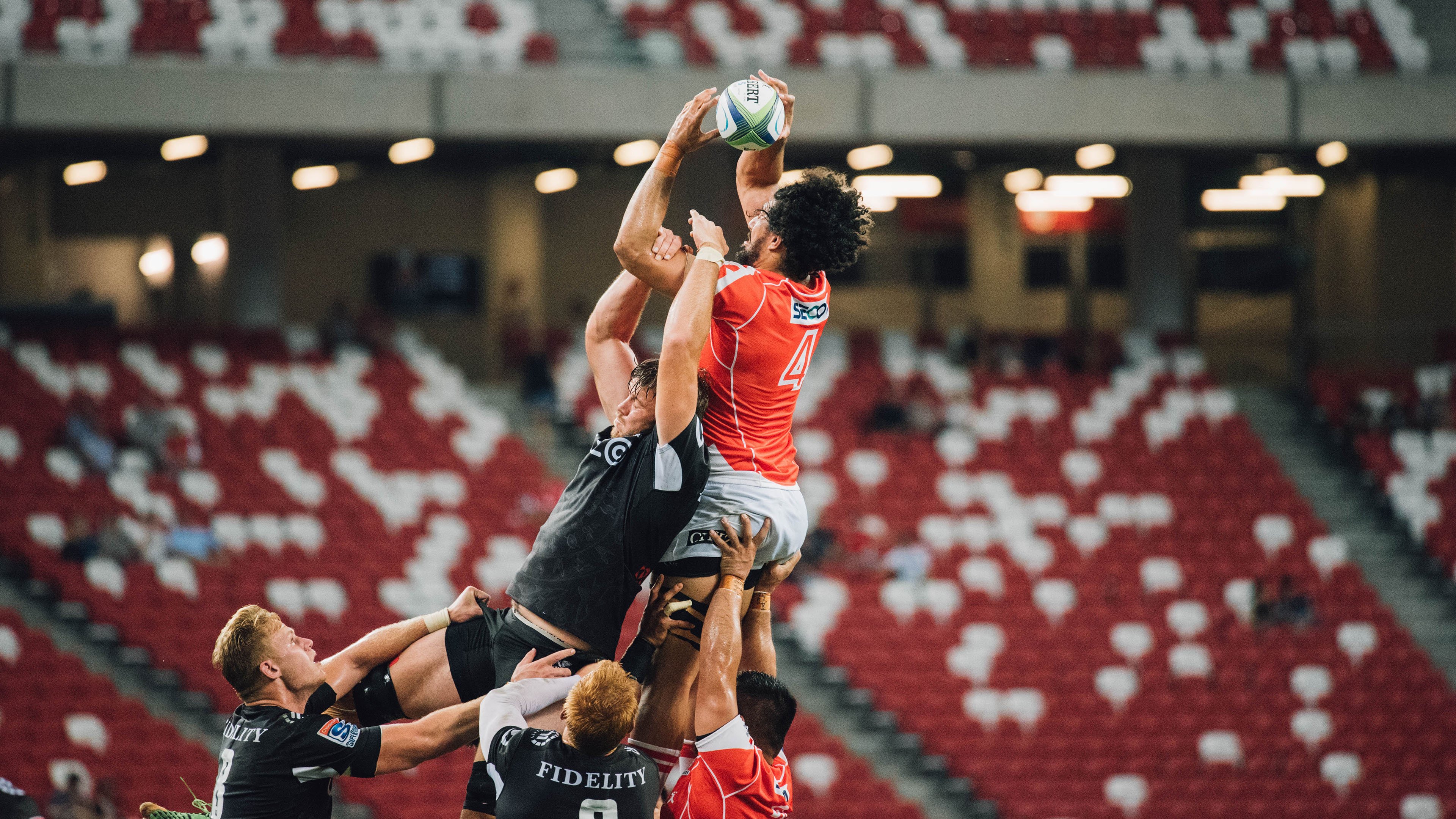 城市射箭联赛 室外靶场在高楼间搭建别具一格