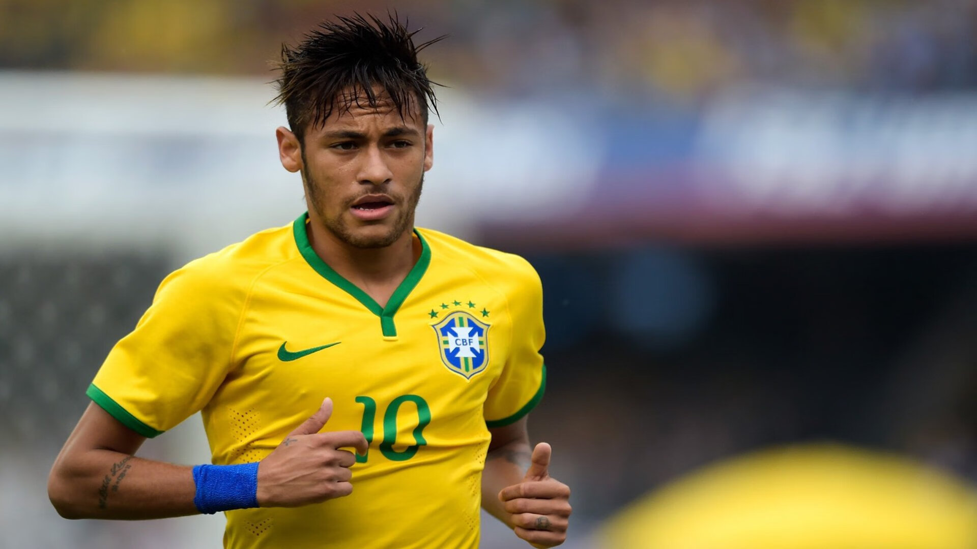 运动商圈夜跑联动活动 商场与跑团联合设计环形路线